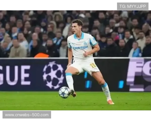 从剪刀脚红牌到点球失误：马赛后卫帕瓦尔心态波动分析